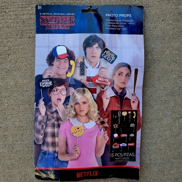Netflix Stranger Things 15 Piece Photo Props 80's Halloween Party Cosplay Retro - Picture 1 of 2